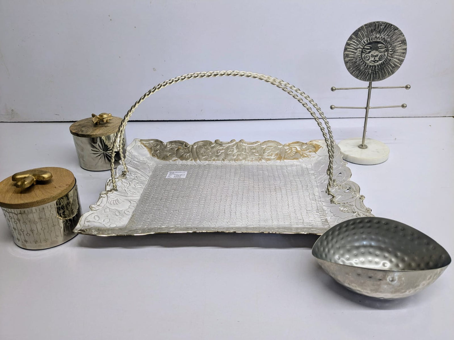Silver hamper