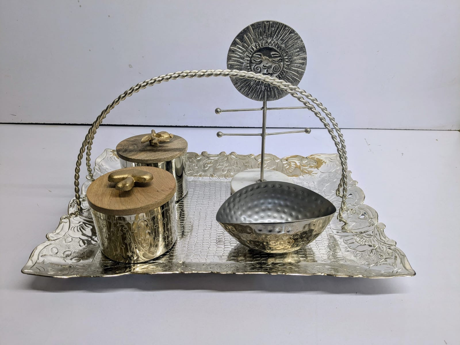 Silver hamper