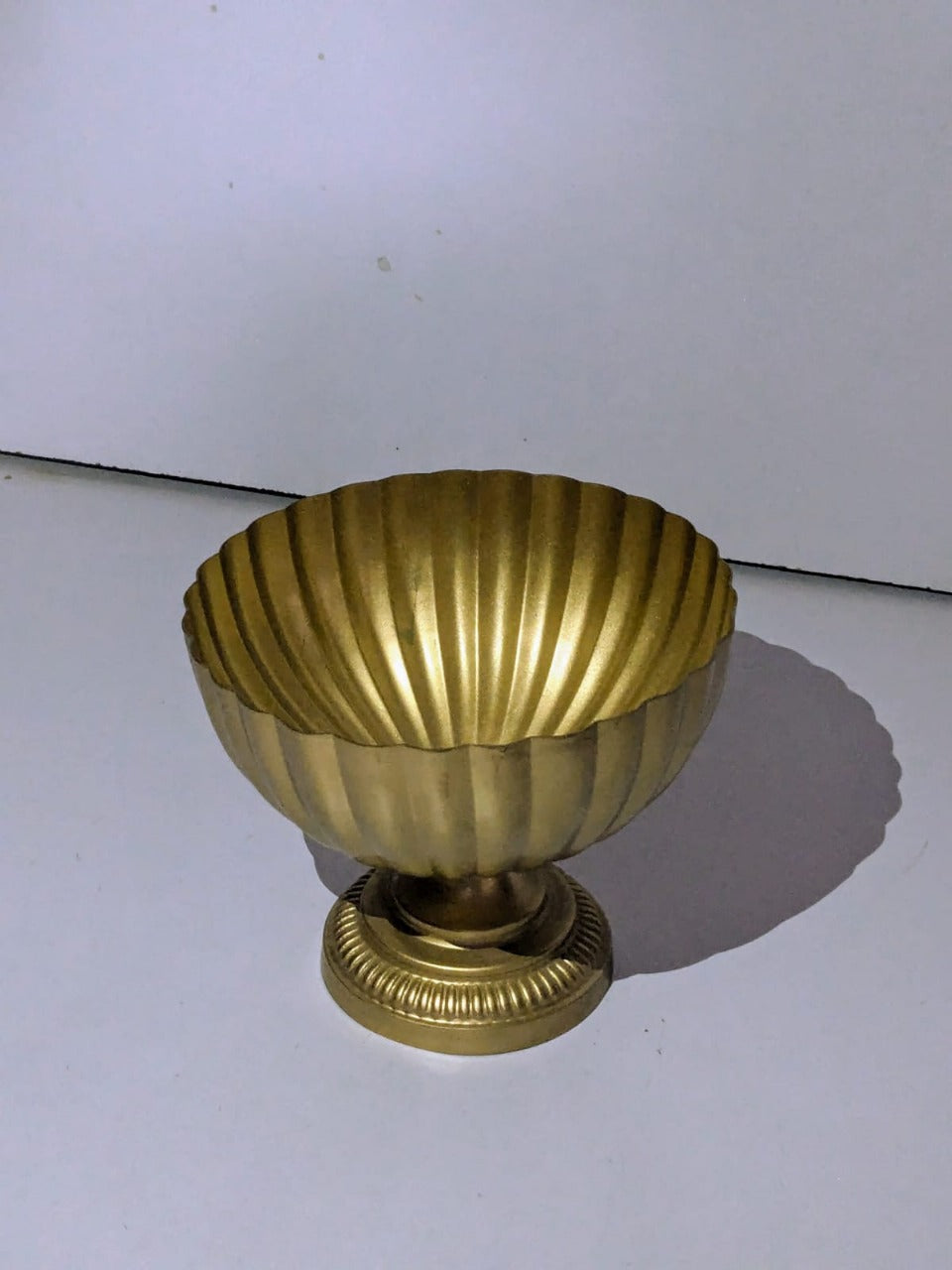 Metal Gold bowl With Round Shape